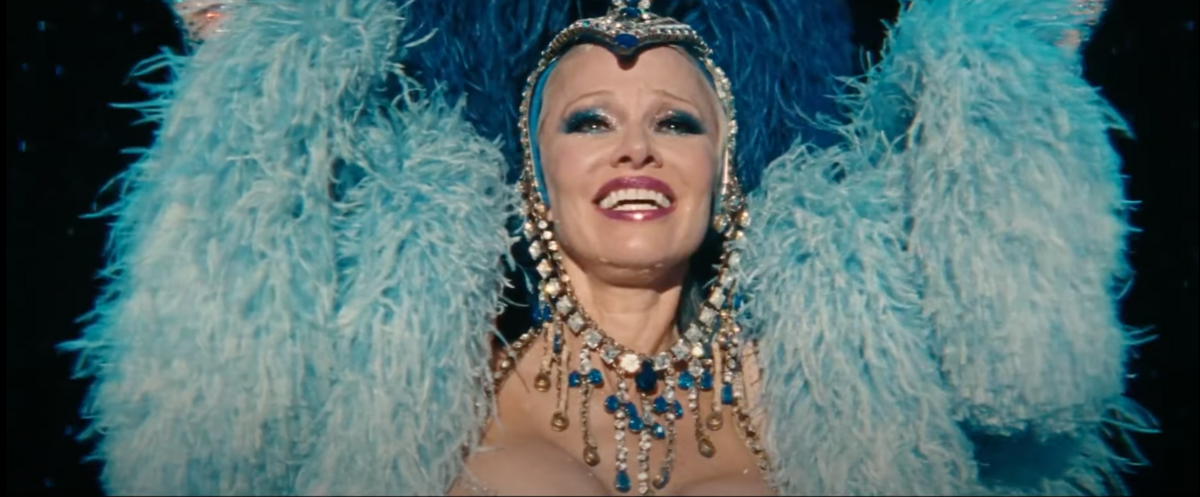 Solo belle e giovani. Essere donne nello showbiz in”The Last Showgirl”, il film di Gia Coppola con Pamela Anderson – di Iside Kremmerz